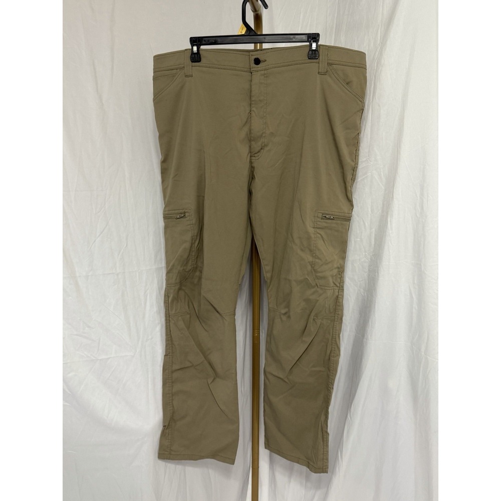 Wrangler Outdoor Series Pants Mens‎ 42X30  Beige Flat Front Zip Pocket Stretch